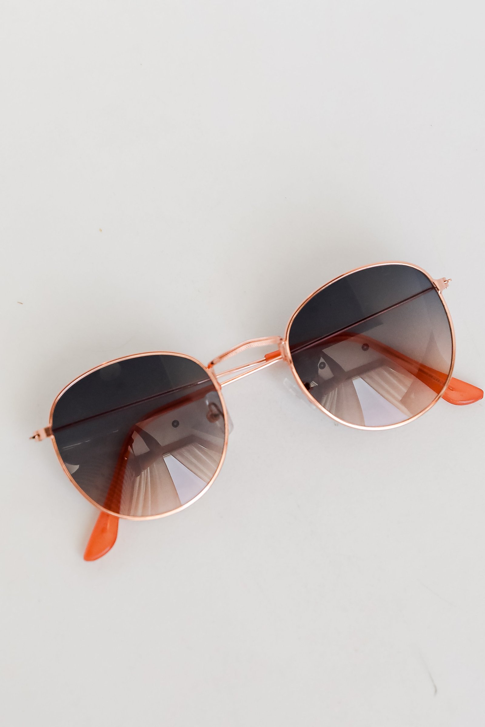 Staring Contest Rose Gold Circle Sunglasses CC9