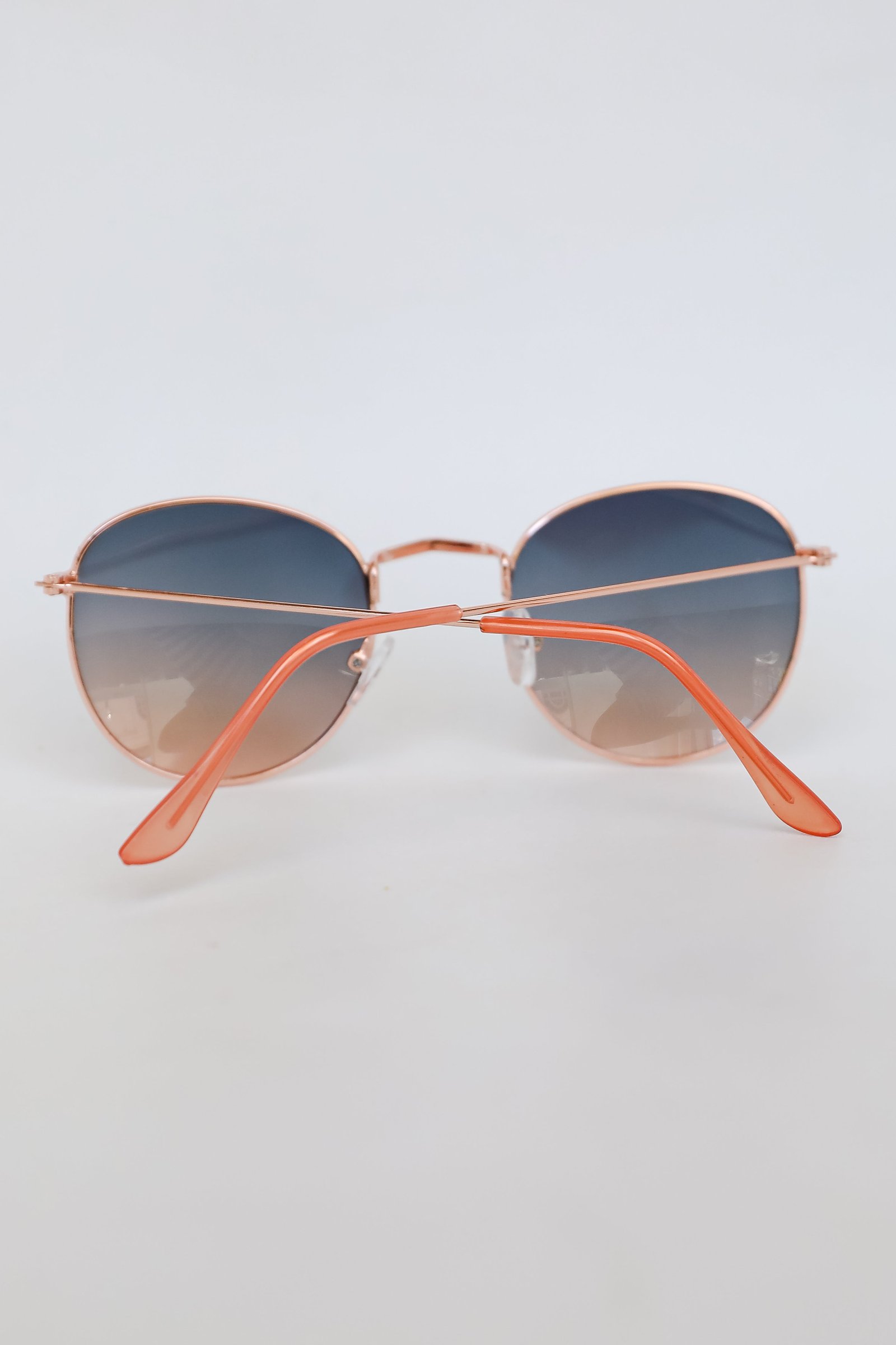 Staring Contest Rose Gold Circle Sunglasses CC9